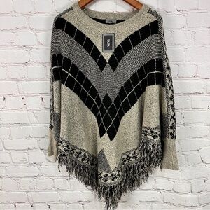 Womens Poncho Sweater size Large XL Oversized Fringe Hem Handkerchief Batwing